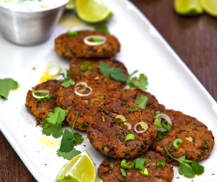 Falafel de lentejas negras con tzatzik